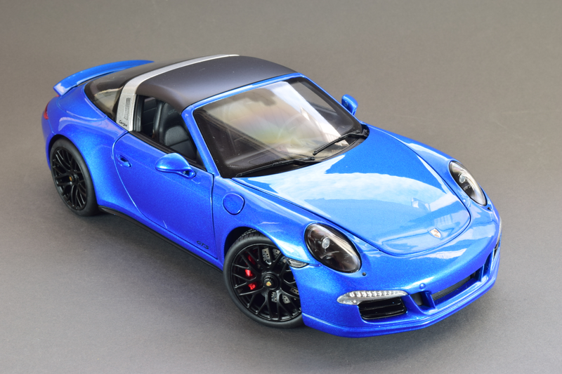 Illustration for article titled Teutonic Tuesday Targa: Schuco Porsche 911 Targa 4 GTS